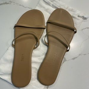 Tkees Gemma Sandals Size 9